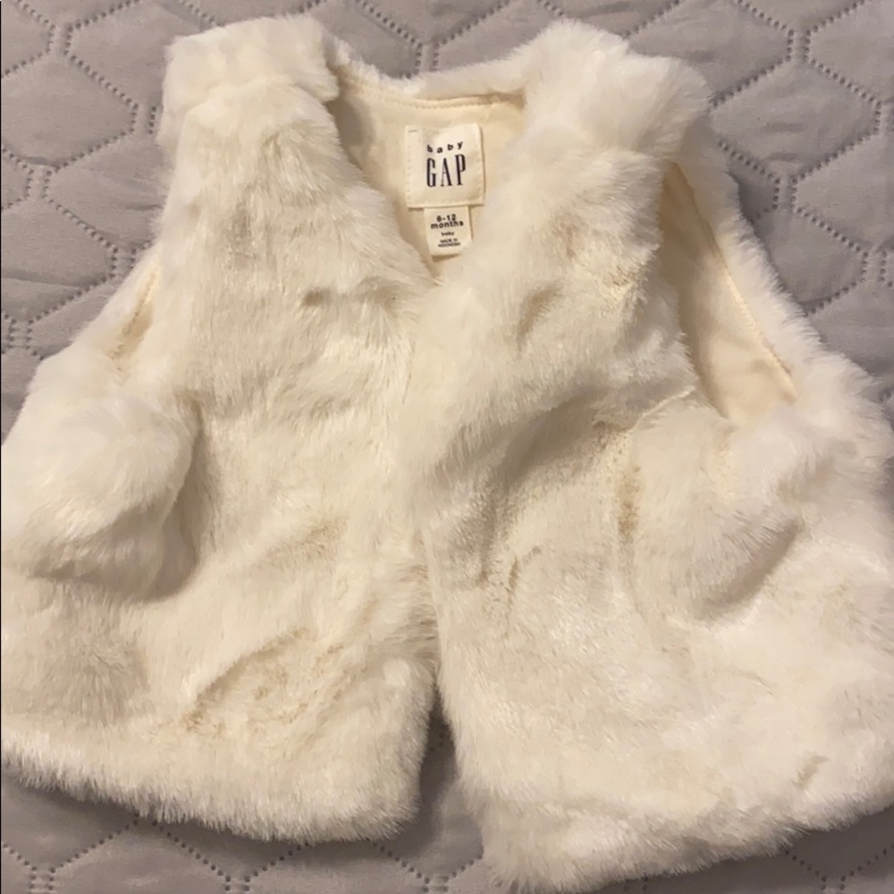 Fur vest baby gap size 6-12 months